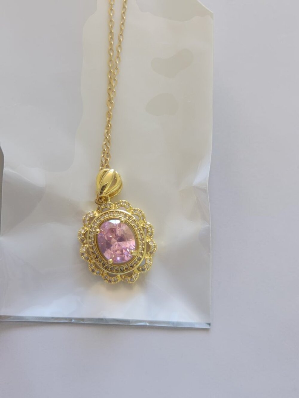 18K Gold Plated Zircon Pink Oval Flower Necklace - Picture 2 of 2